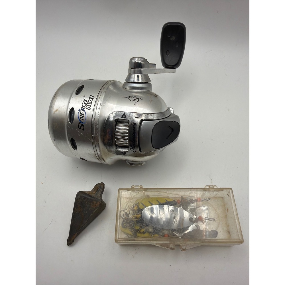 Shakespeare Synergy Alloy Spincast Fishing Reel with Lures and Weights Set